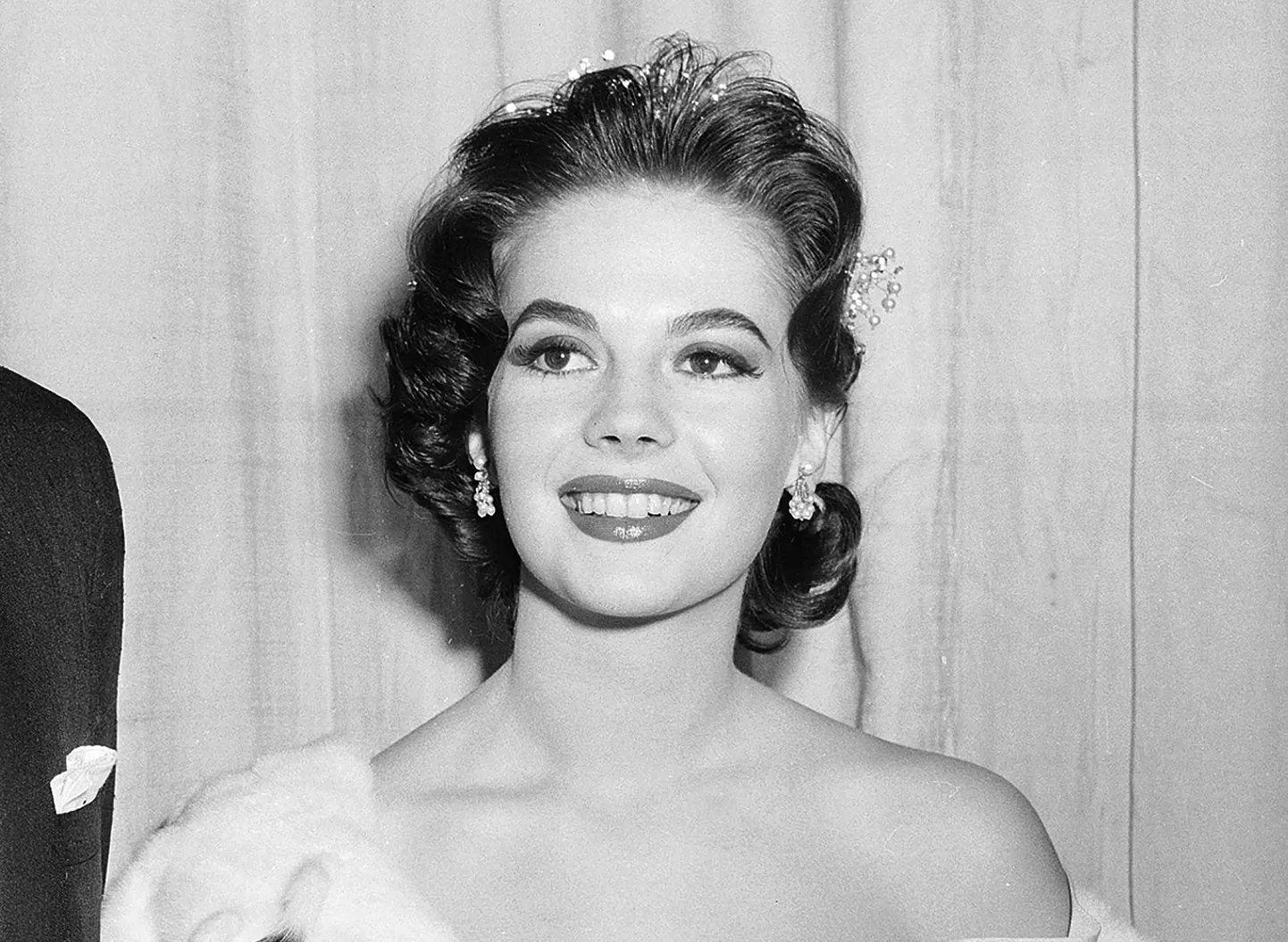 Natalie Wood 27. märtsil 1957 Los Angeleses Oscarite jagamisel