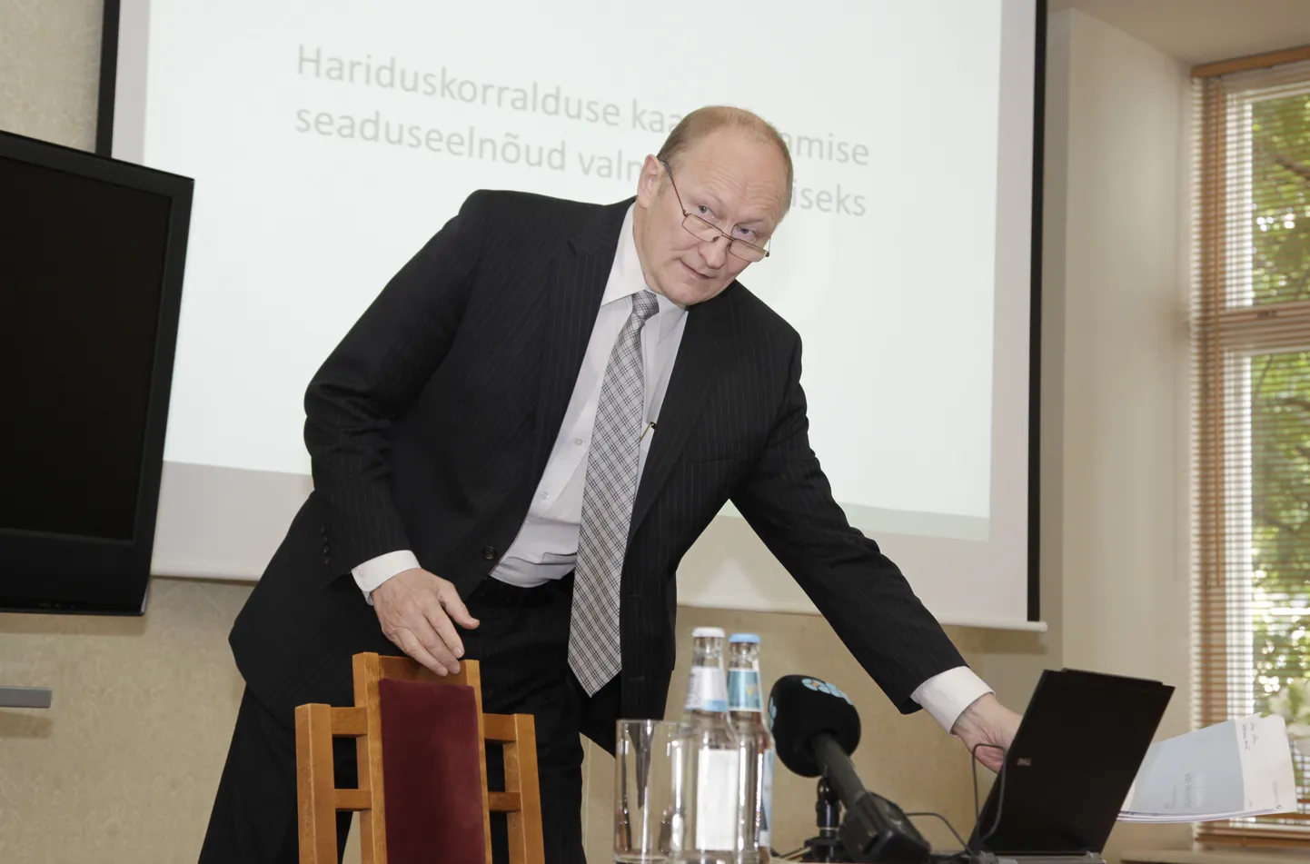Haridus- ja teadusminister Jaak Aaviksoo hariduskorralduse kaasajastamise põhimõtteid tutvustamas
