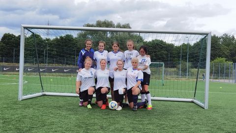Lõuna-Läänemaa jalgpalliklubi naiskond võitis uuel turniiril teise koha