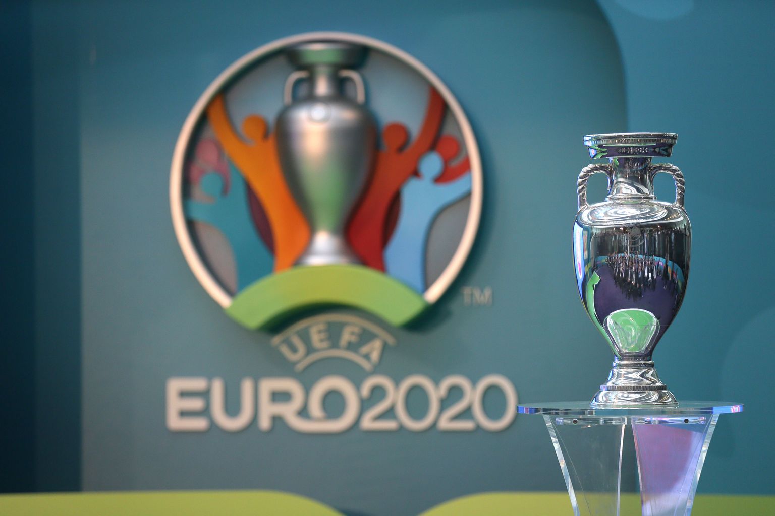 2020 jalgpalli EM toimub üle Euroopa kokku 13 riigis.