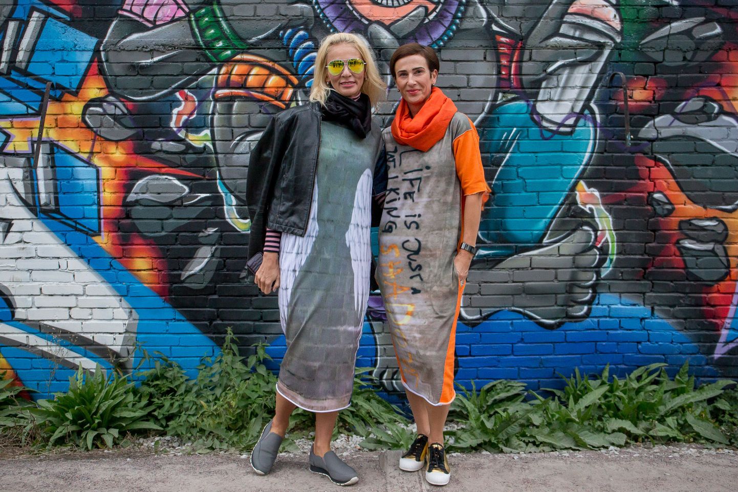 Grafitiingel ja tõupuhas tänavapoiss? Tegelikult tegusad kaunitarid  Kristina Ljadov ja Kristel Kurvits.