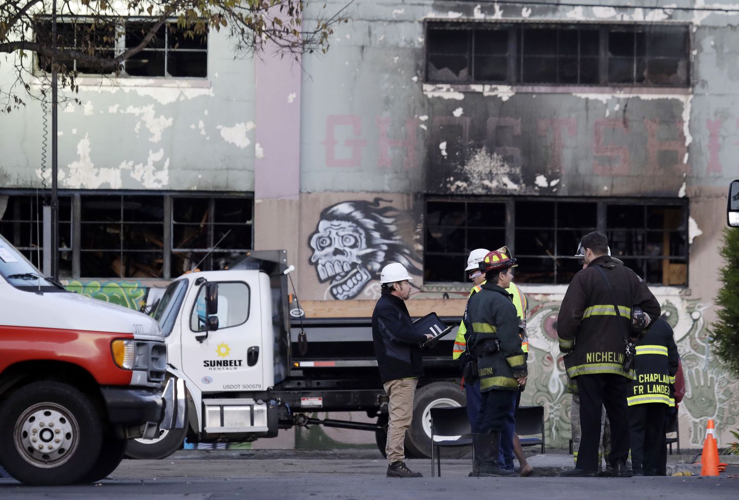 Oaklandi laohoone, mille põlengus hukkus vähemalt 36 inimest