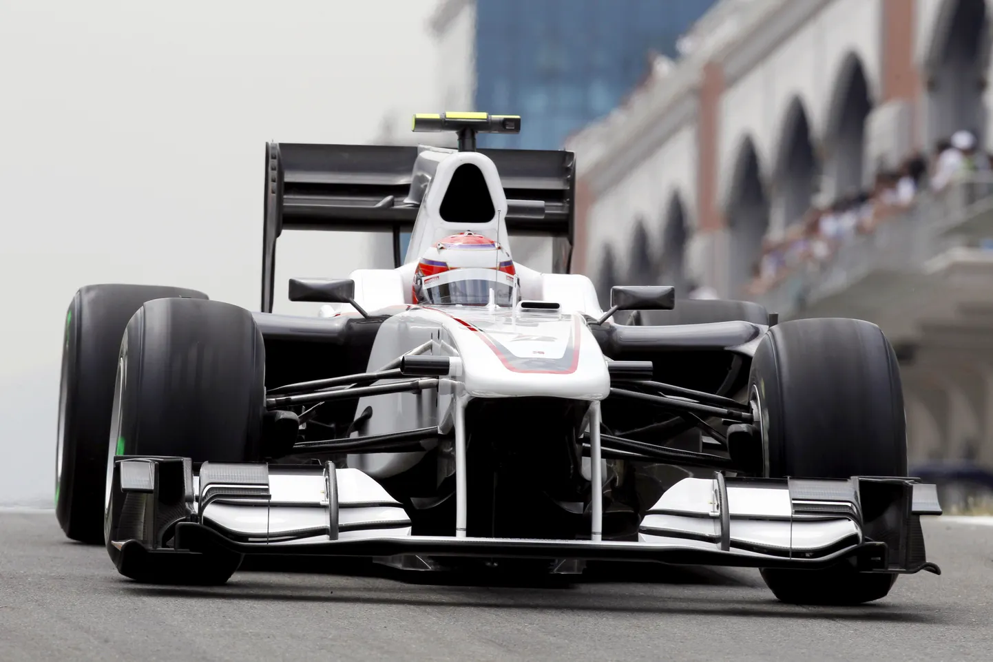 BMW Sauberi piloot Kamui Kobayashi.