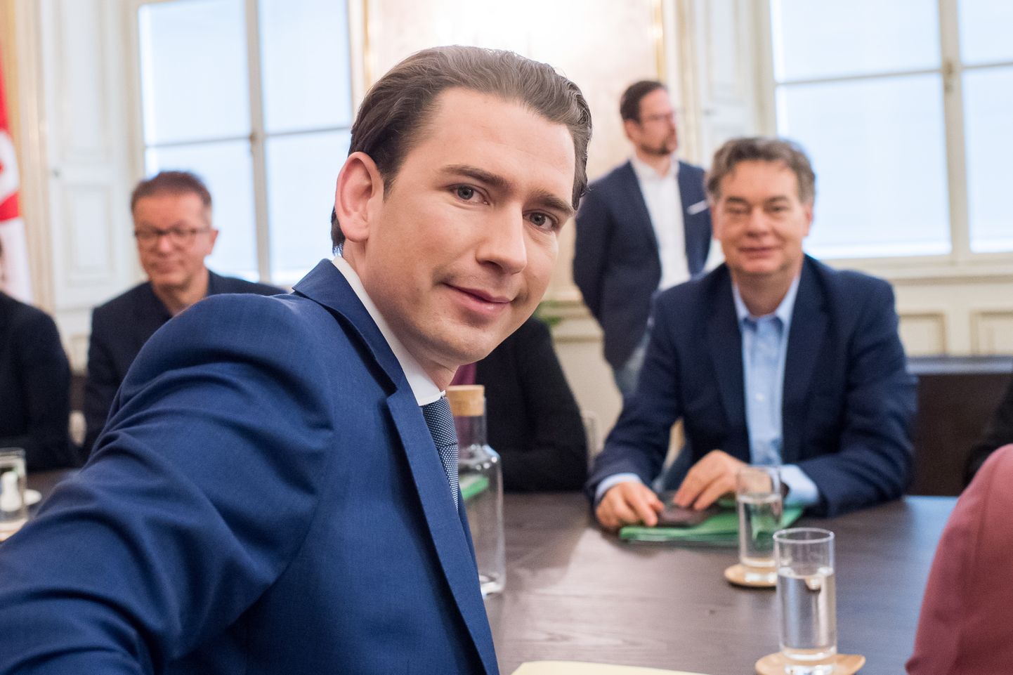 Austria Rahvapartei juht ja endine kantsler Sebastian Kurz (vasakul) ja Roheliste erakonna liider Werner Kogler (paremal).
