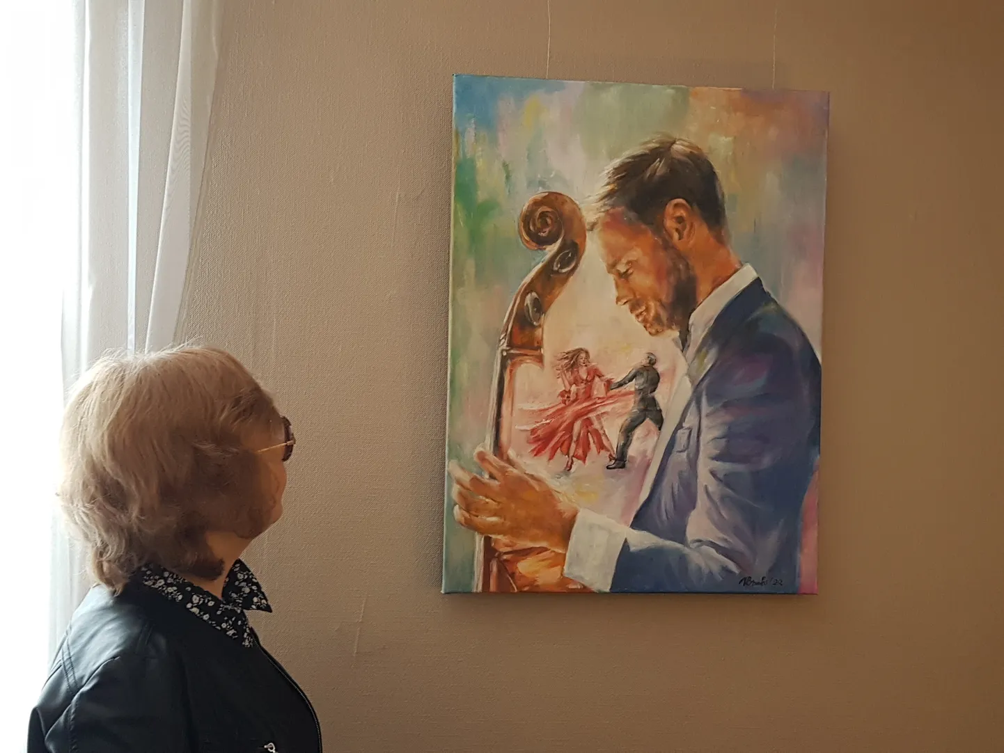 Valli Braksi on viimastel aastatel enim kõnetanud maailmakuulus tšellist Stepjan Hauser, kelle muusika tõi ta tagasi maalimise juurde.