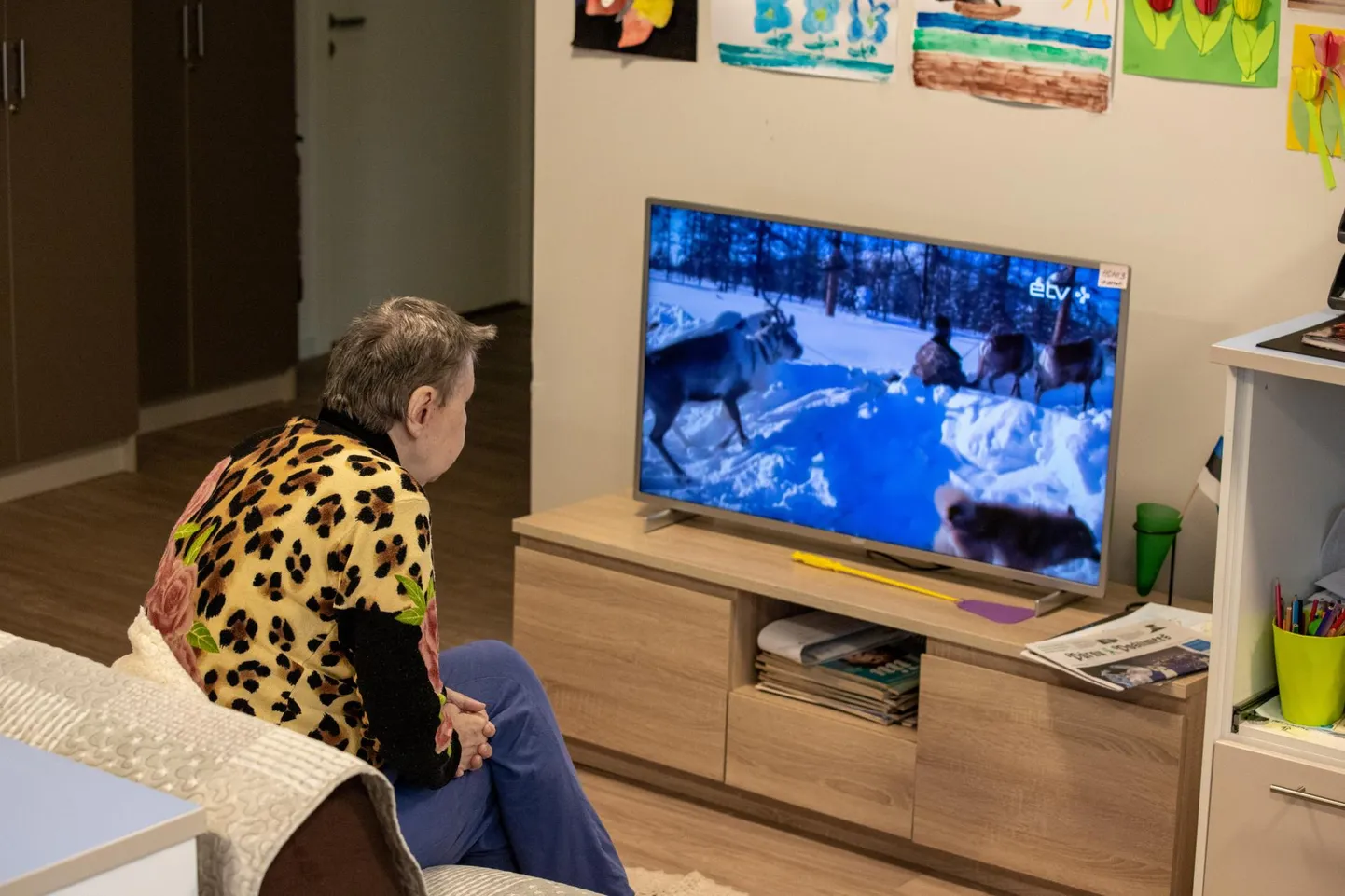 Igal elanikul on 2018. aastal valminud nelja korteriga Niidumetsa kodus oma tuba. Korterikaaslastega tuleb jagada ajakohastatud elutuba-kööki ja pesu­ruumi-tualetti.