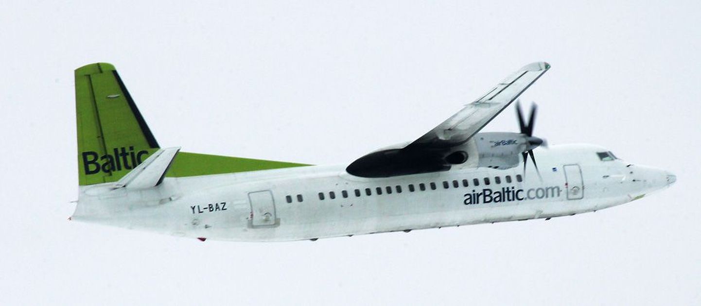 Üks Air Balticu praegustest Fokkeritest.