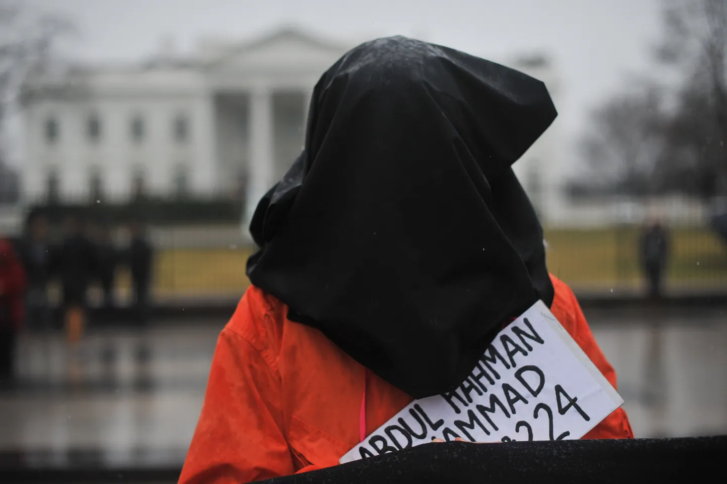 Guantánamo sulgemist nõudev meeleavaldaja Washingtonis.