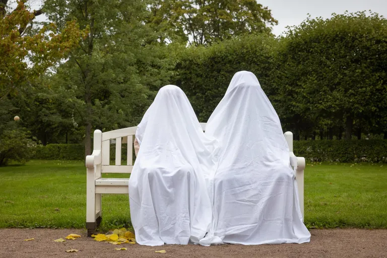 Kadrioru kirjandustänava festival. Juhan Viidingu mälestuspingi avamine ja minietendus.