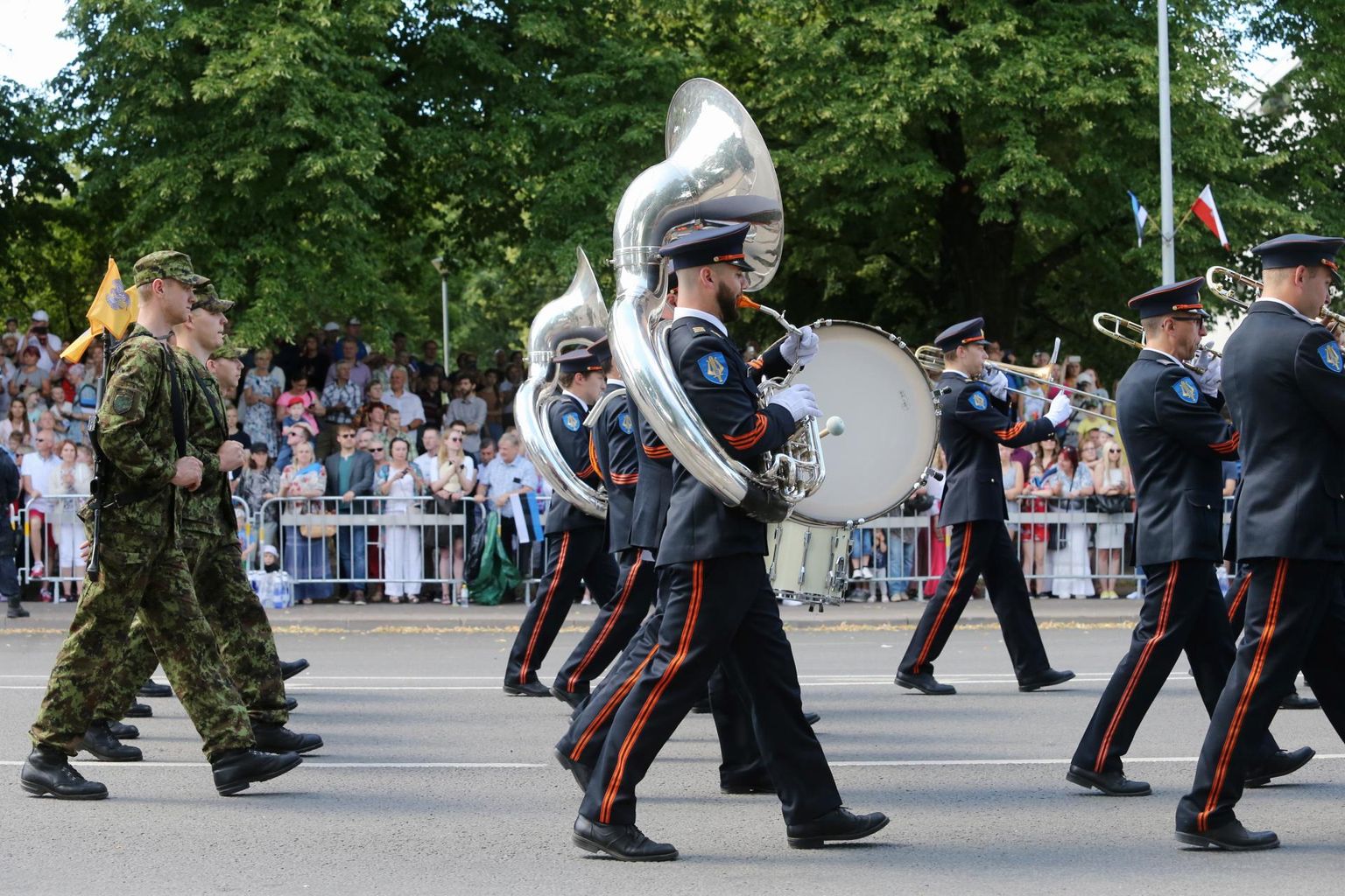 Kaitseväe orkester Vőidupüha paraadil Tartus 23.06.2019