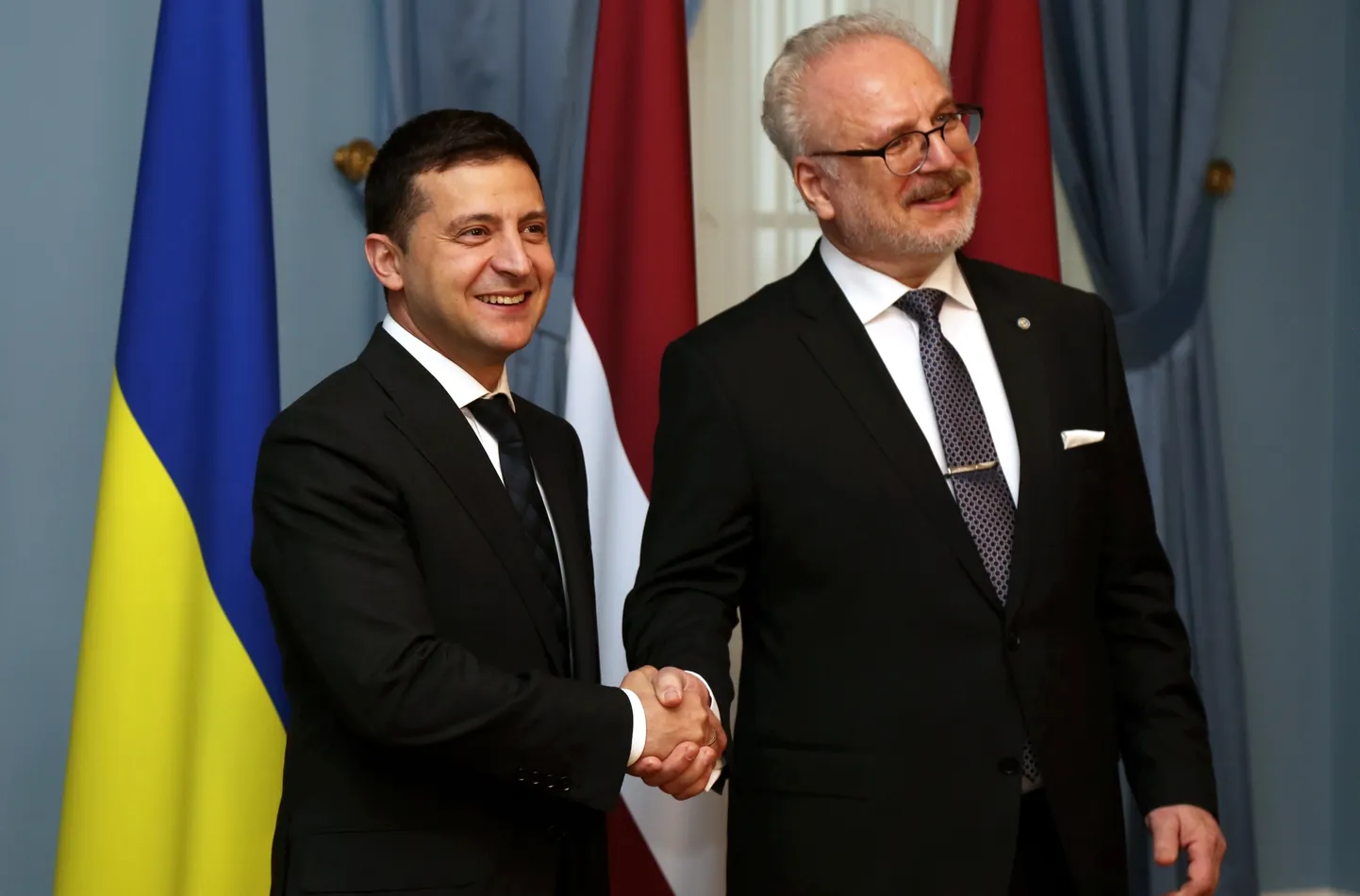 Президент Украины Владимир Зеленский и президент Латвии Эгил Левитс