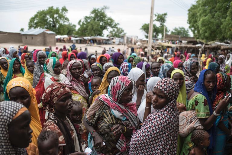Malawi naised ootamas humanitaarabi