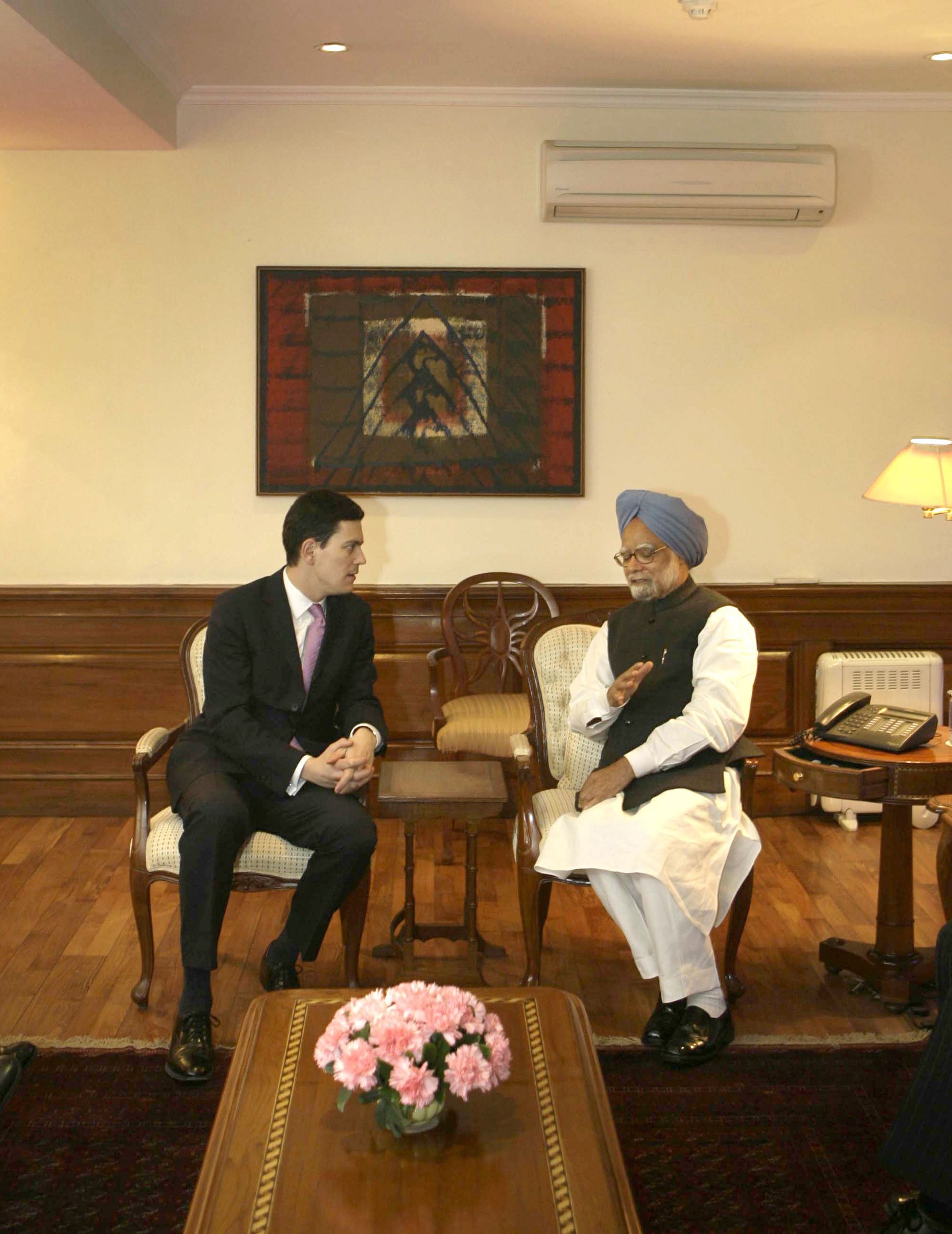 Briti välisminister David Miliband ja tema India kolleeg Pranab Mukherjee kohtumas New Delhis.