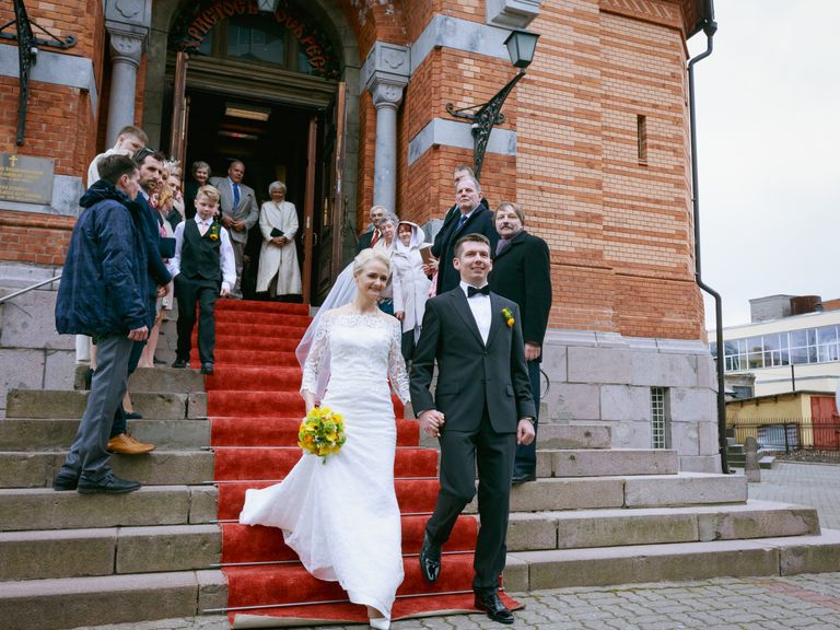 Martin Repinski ja Siret Kotka laulatus toimus 2017. aasta aprillis Narvas õigeusklikus Issanda Ülestõusmise peakirikus.