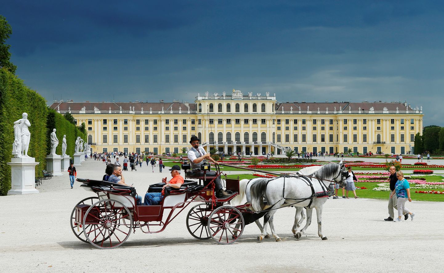 Schönbrunni loss Viinis on üks olulisemaid Austria kultuurimälestisi.