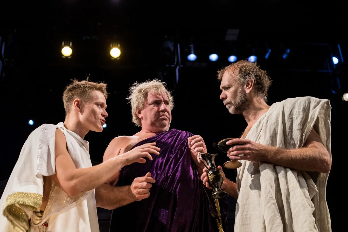 Ajalooline komöödia "Pidusöök" etendub koostöös Kinoteatriga Endla teatris. Pildil Sander Rebane, Sepo Seeman, Meelis Rämmeld.