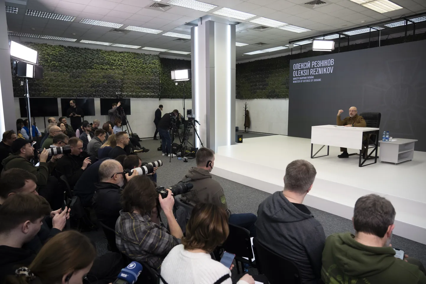Ukraina kaitseminister Oleksi Reznikov 5. veebruaril 2023 pressikonverentsi andmas.
