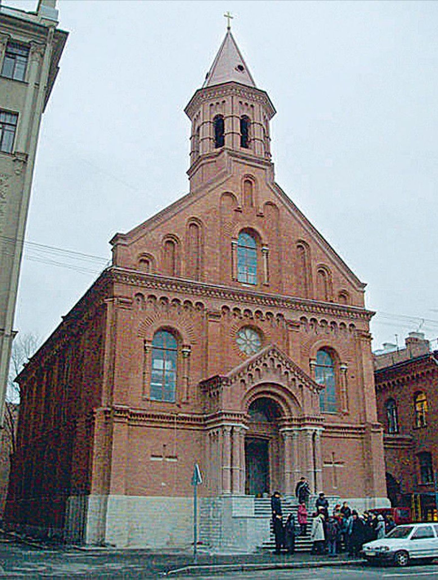 1860. aastal rajatud Peterburi Jaani kirik ennistati kahes etapis: üle-eelmisel aastal tehti välis- ja mullu sisetööd.