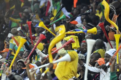 Jalgpallifännid 2010. aasta MMil vuvuzelasid puhumas.