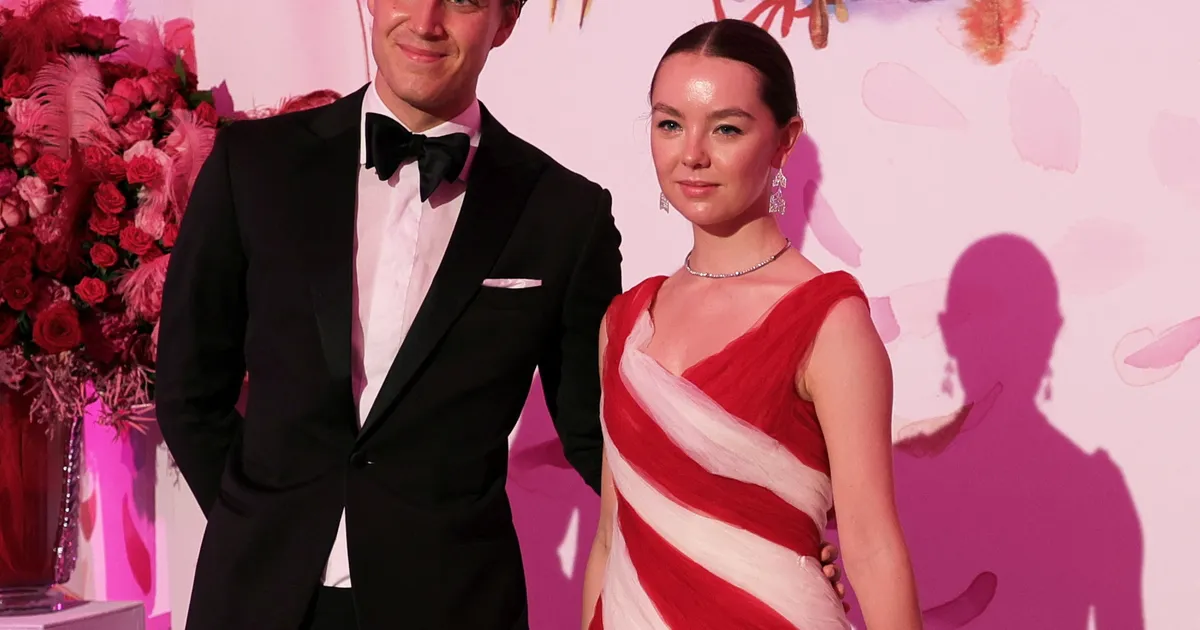 FOTO ⟩ Grace Kelly lapselaps sai pikaaegselt kallimalt kauni kihlasõrmuse
