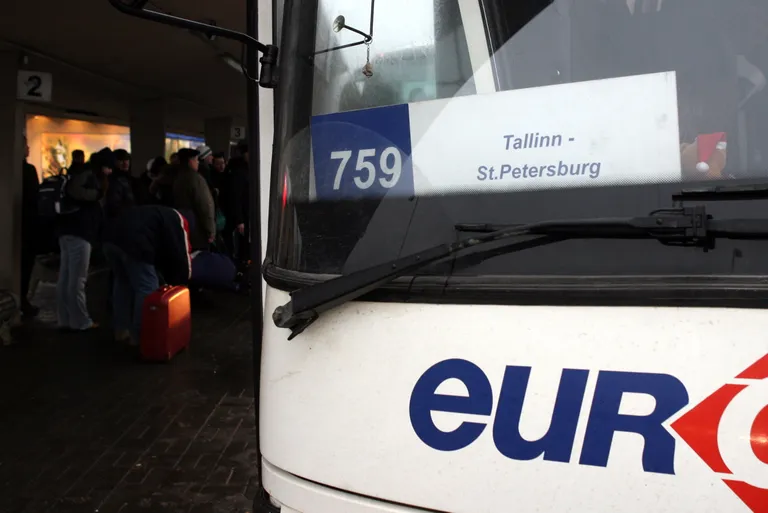 Eurolinesi buss Tallinna bussijaamas.