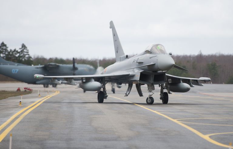 Saksa õhuväe hävituslennuk Eurofighter Typhoon. Ämari lennubaasis on praegu neli sellist lennukit. Foto: Mihkel Maripuu / Postimees.