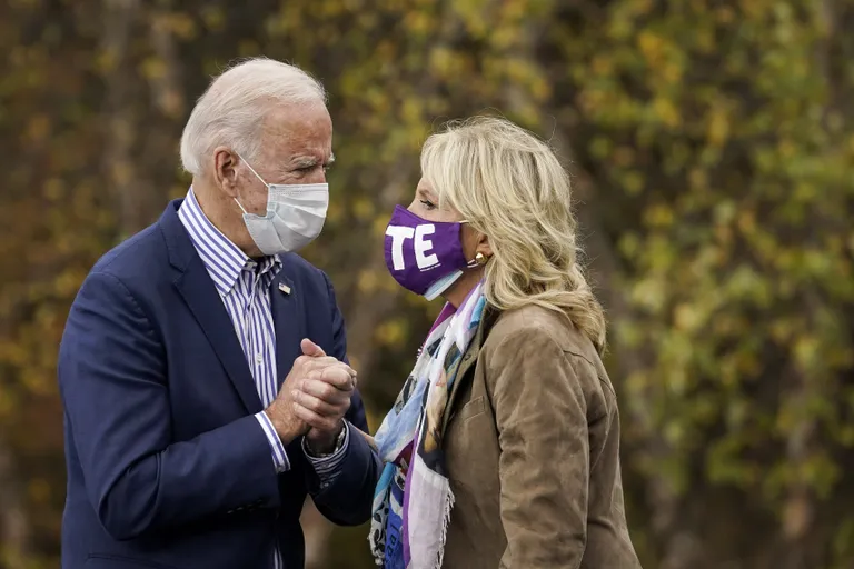 USA demokraatide presidendikandidaat Joe Biden ja ta naine Jill Biden oktoobris valimiskampaania ajal Pennsylvanias Bristolis