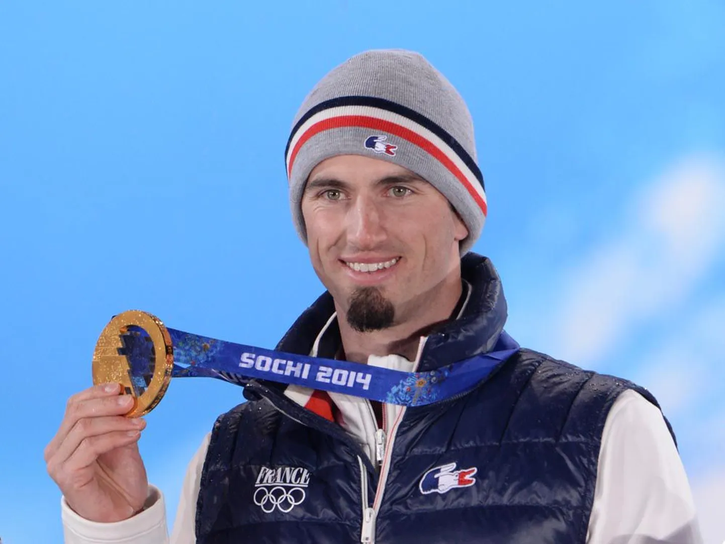 Pierre Vaultier olümpiakullaga.