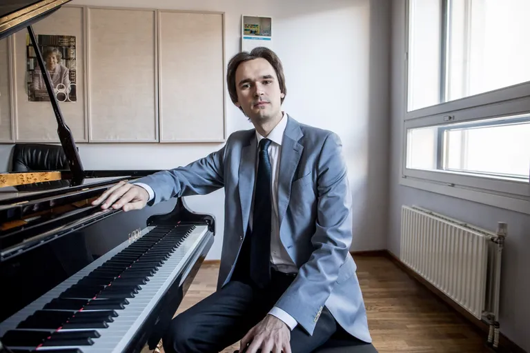 Oma soolokontsertidele kutsub Mihkel Poll ka neid, kes ehk veel ei olegi klaverimuusikat enda jaoks avastanud.