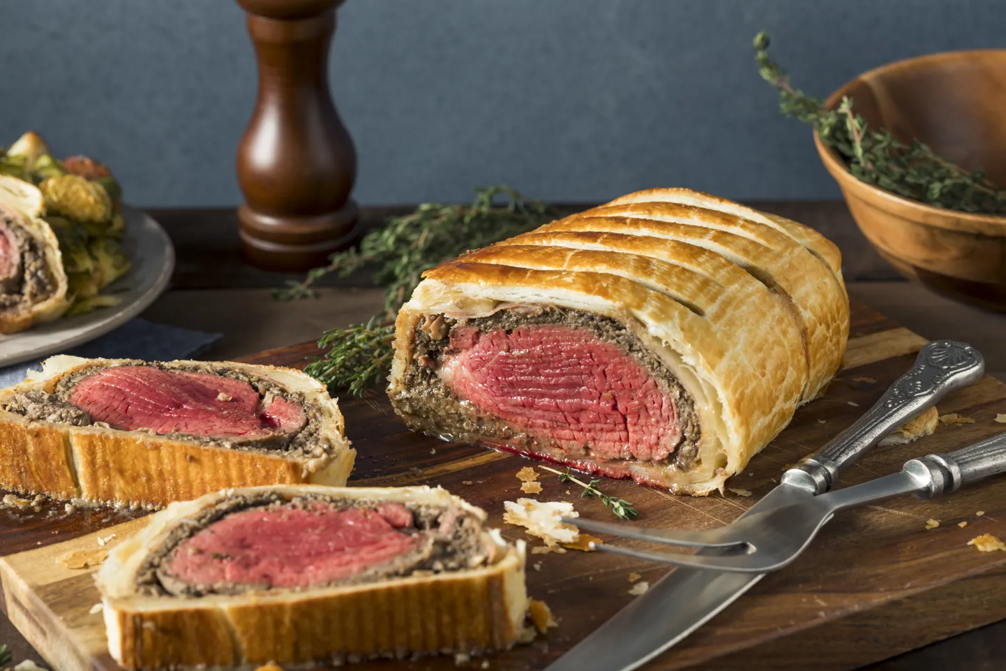 Beef Wellington ehk Wellingtoni veiselihapirukas. Pilt on illustreeriv