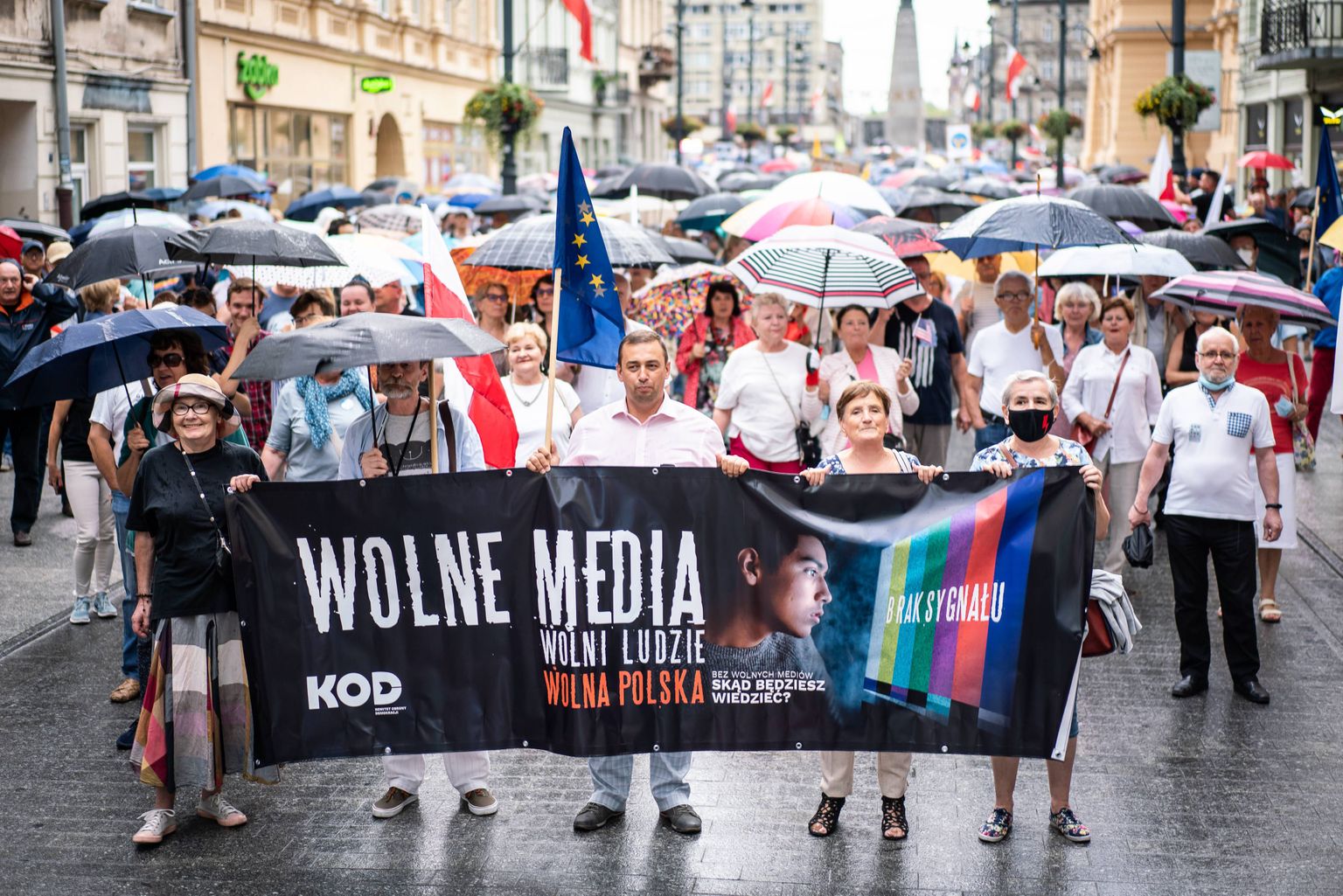 Meediavabaduse kaitsmise meeleavaldus Varssavis.