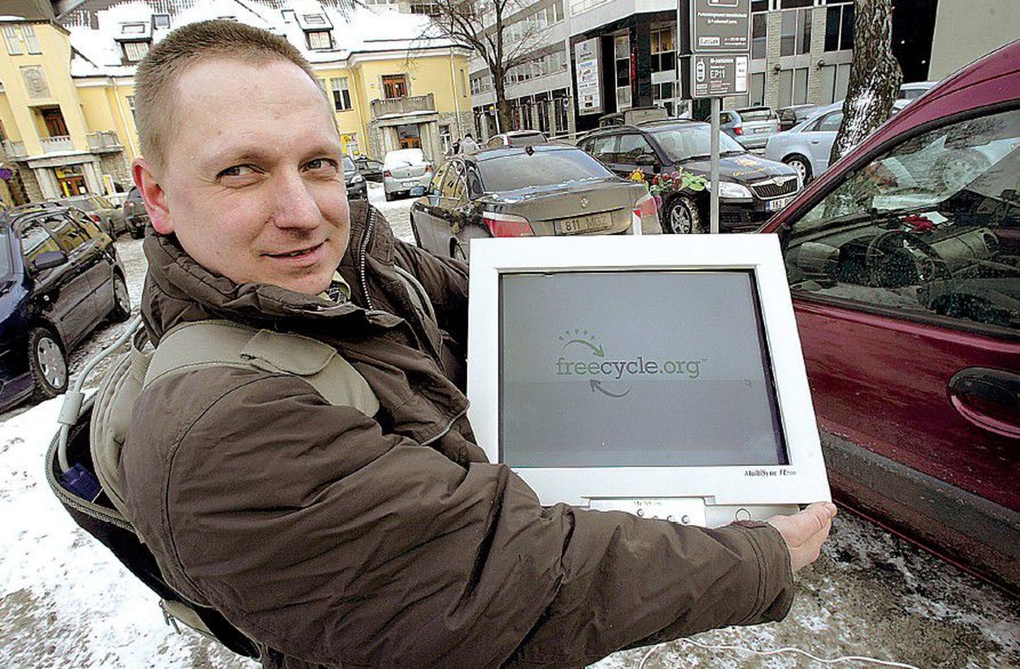 Администратор таллиннской группы freecycle Йозеп-Георг Ярвемаа рассказал, что через группу нашли новых хозяев четыре компьютерных монитора.