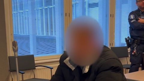 TAPMINE SOOMES ⟩ Eesti mees kägistas endise elukaaslase ja saatis pärast tõendina kahele inimesele temast foto