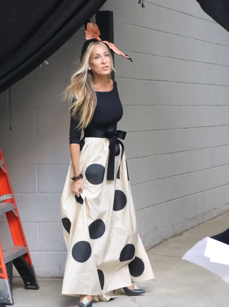 August 02, 2021. Sarah Jessica Parker shooting on location for HBOMax Sex and the City reboot series And Just Like That in New York JAugust 02, 2021 PUBLICATIONxNOTxINxUSA Copyright: xRW/MediaPunchx
