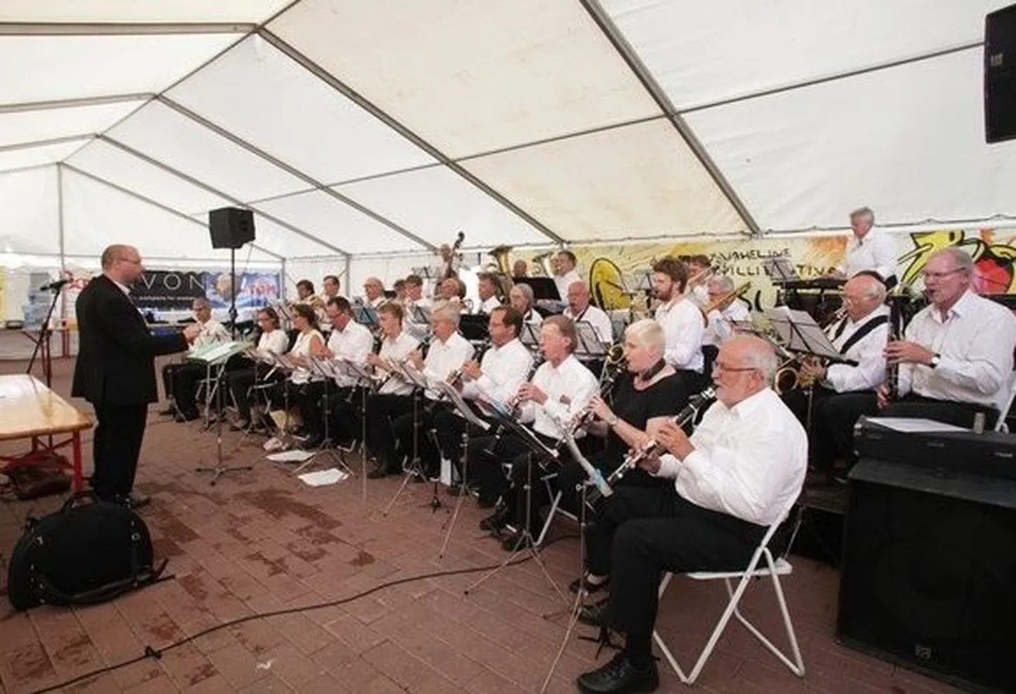 "Mürtsub pill" 2013. Pildil mängib Rootsi orkester "Postorkestern".