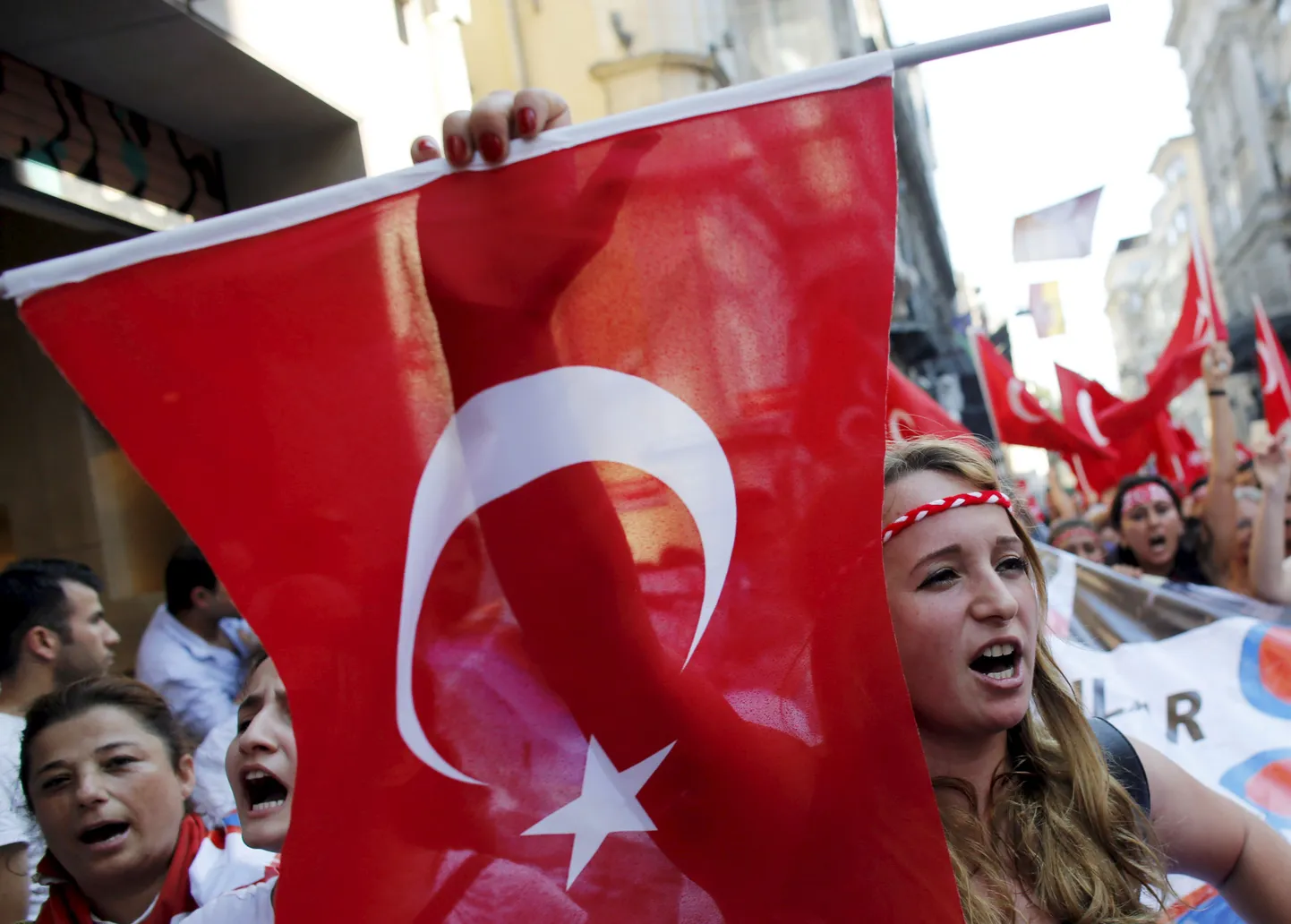 Türgi rahvuslaste meeleavaldus kurdi terroristide vastu möödunud pühapäeval Istanbulis.