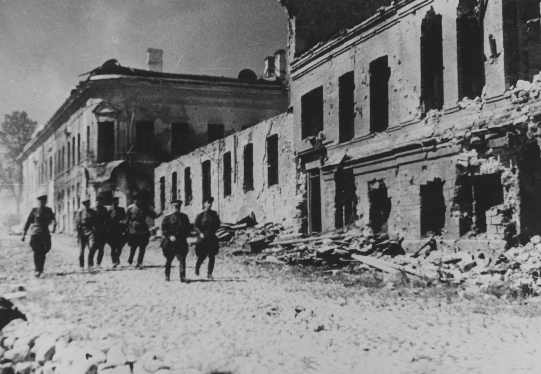 Город, которого нет: сегодня годовщина бомбардировки Нарвы