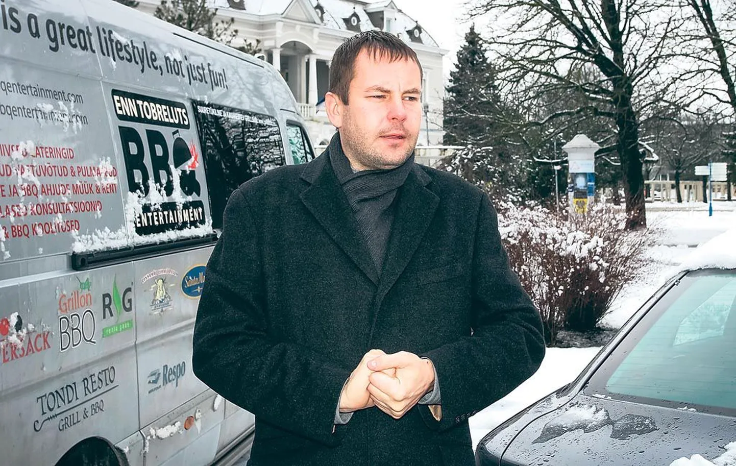 Enn Tobreluts reisib praegu palju Eesti ja Inglismaa vahet ja nii näeb tema catering’i-busse nii siin kui seal.