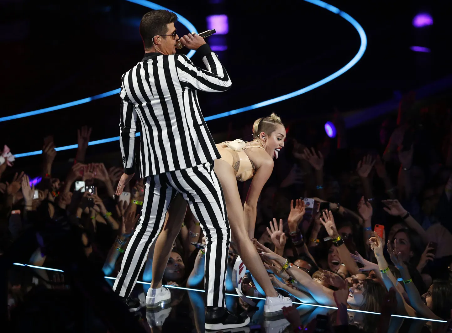 Miley Cyrus ja Robin Thicke.