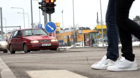 В Таллинне 76-летняя женщина попала под машину