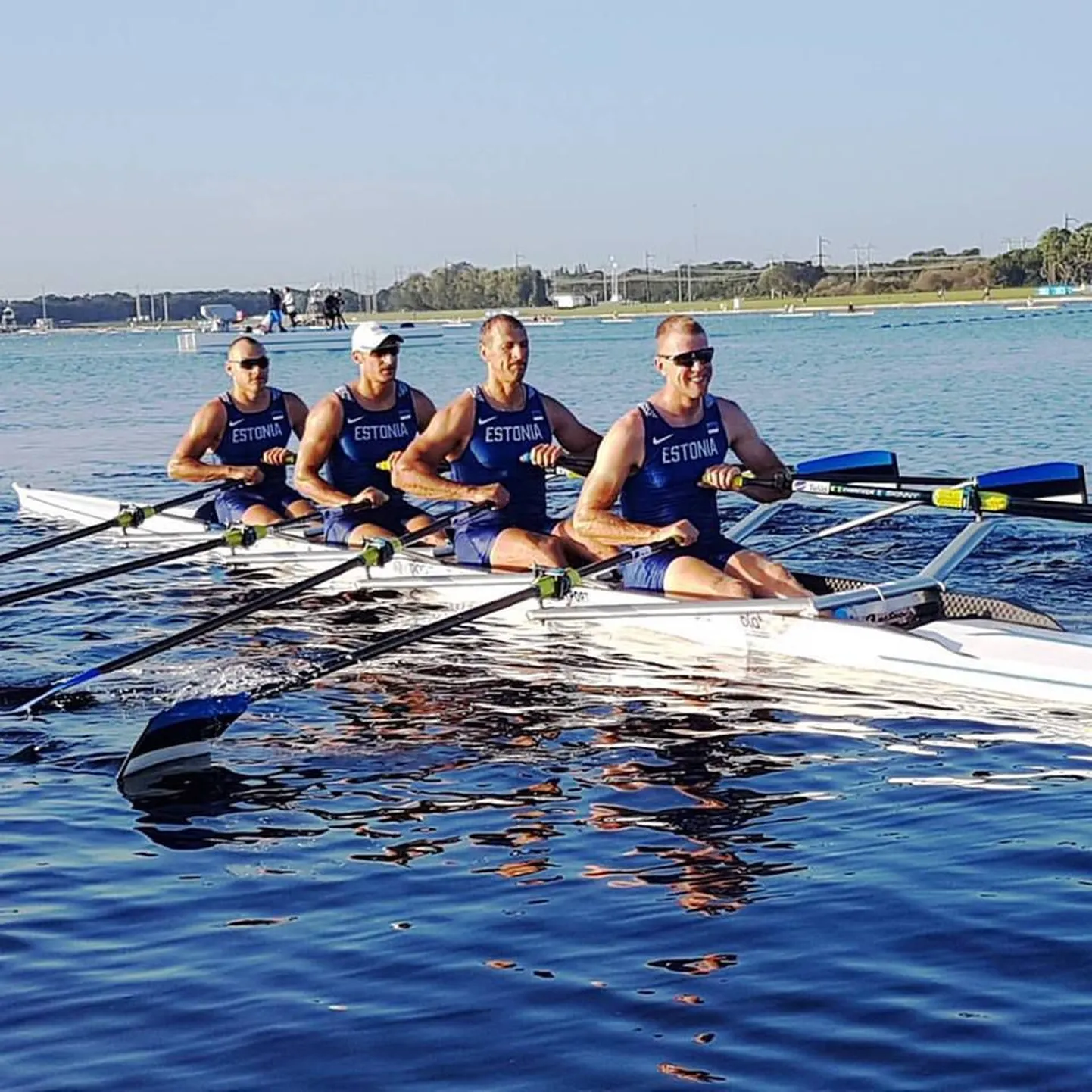 Eesti paarisaeruline neljapaat Sarasota sõudekanalil.