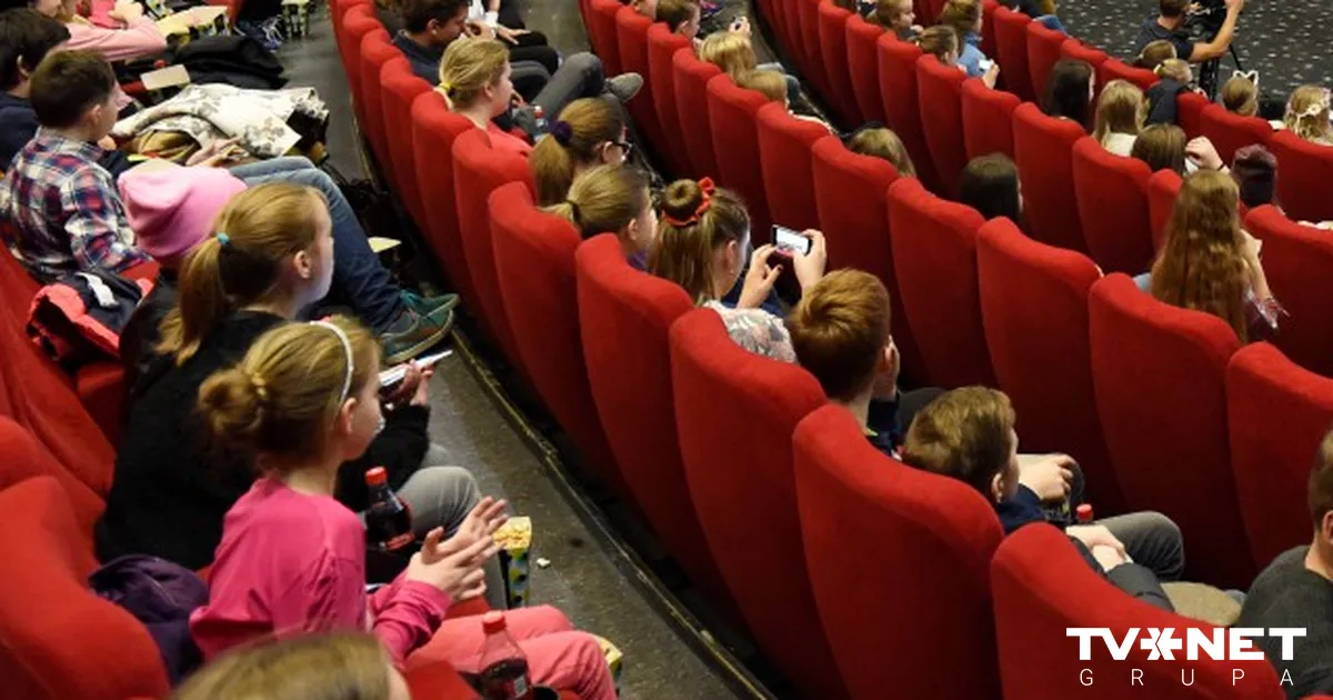 Билеты в «Kino Citadele» на русском вызвали возмущение: ЦГЯ проверит ...