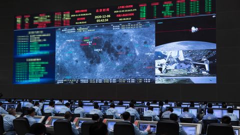 Kuult pinnaseproove võtnud Hiina sond naasis edukalt orbiidile