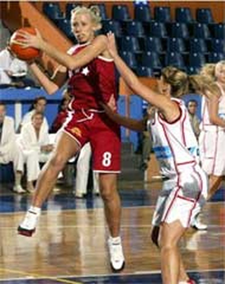 2005. gada 2. septembris, Bursa. Gunta Baško saasina situāciju pie Polijas izlases groza. 