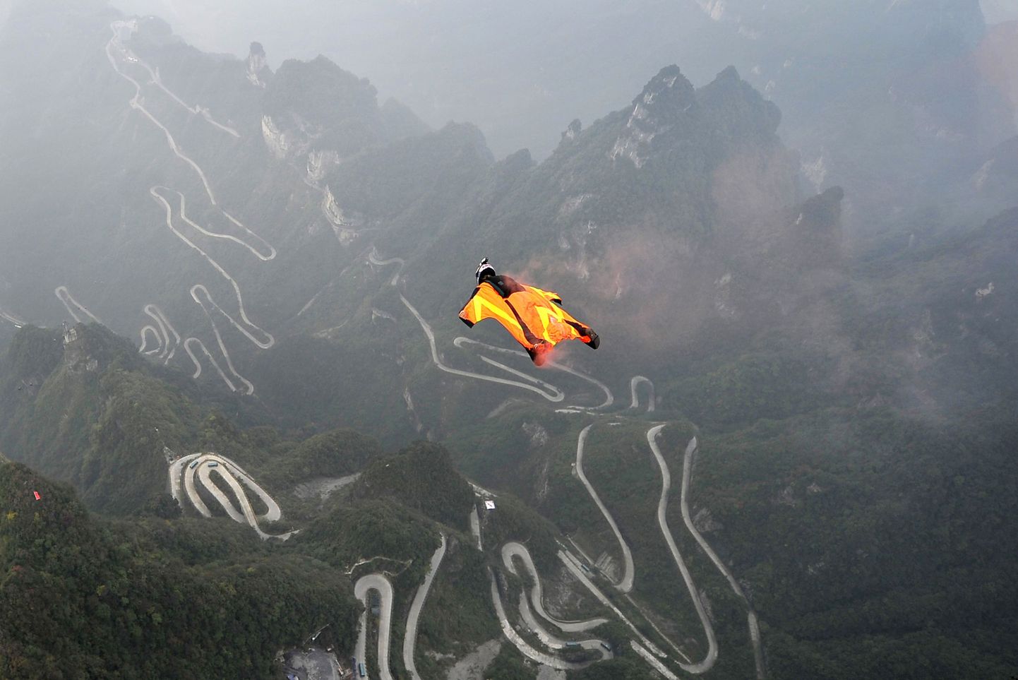 Wingsuit flying ehk tiibkostüümiga lendamine