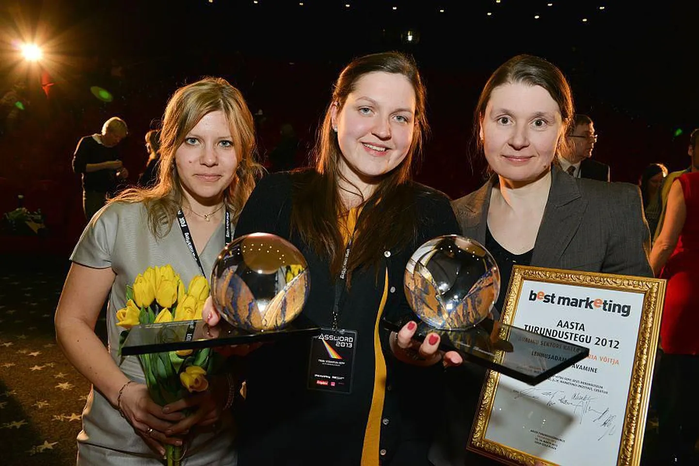 Aasta Turundustegu 2012 võidu üle rõõmustavad Lennusadama turundustiimi liikmed Egle Raadik-Gonchev, Triin Visnapuu-Sepp ja Anu-Mall Naarits.