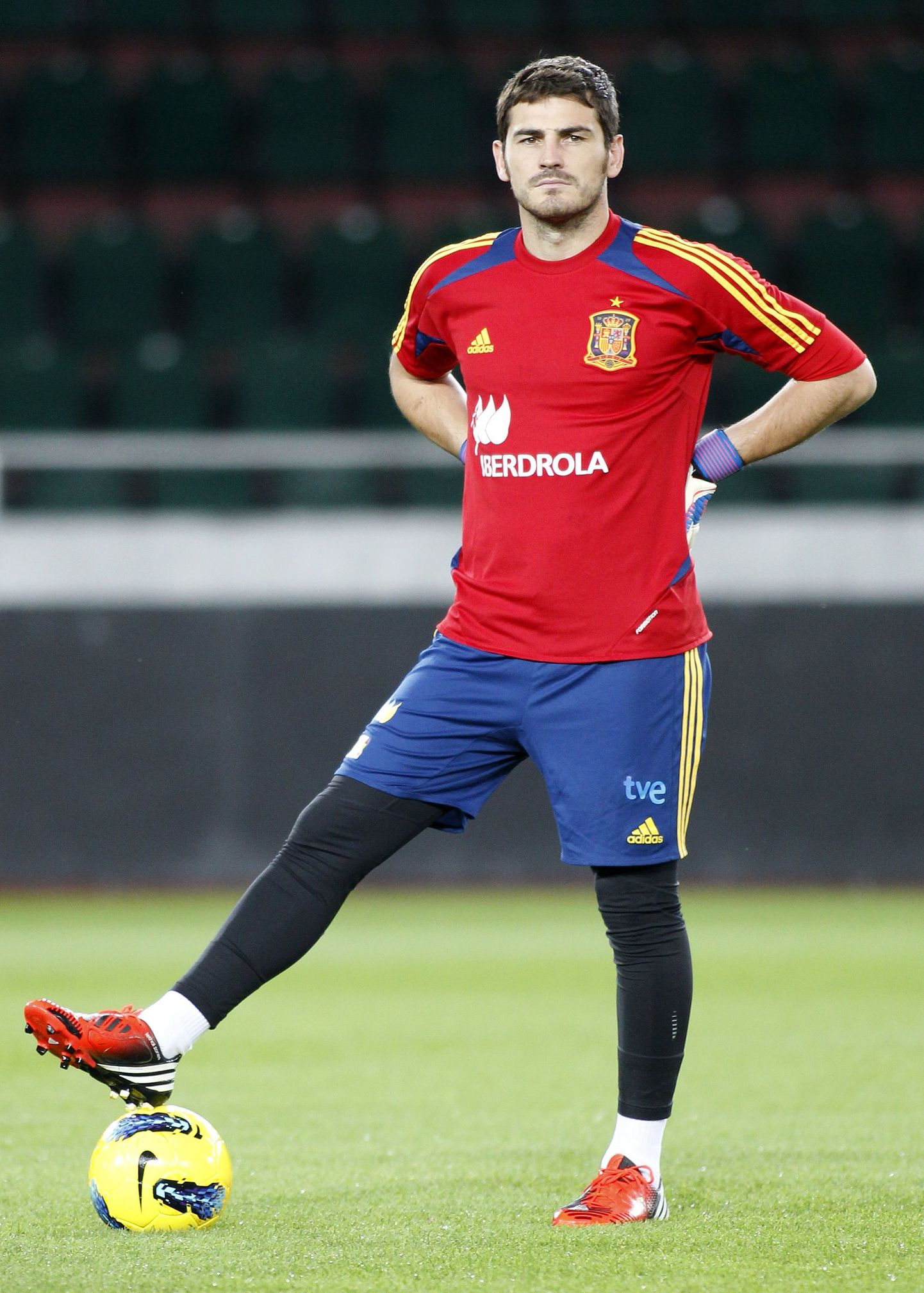 Hispaania jalgpallikoondise väravavaht Iker Casillas treeningul.