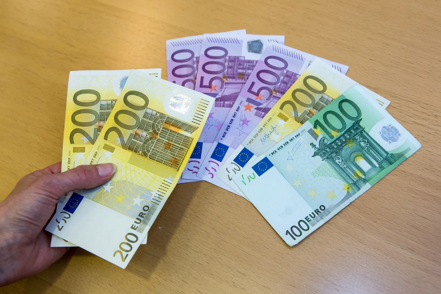 Lapsele 18 aasta jooksul pangas kogutud rahast läheb lepingutasudeks ...