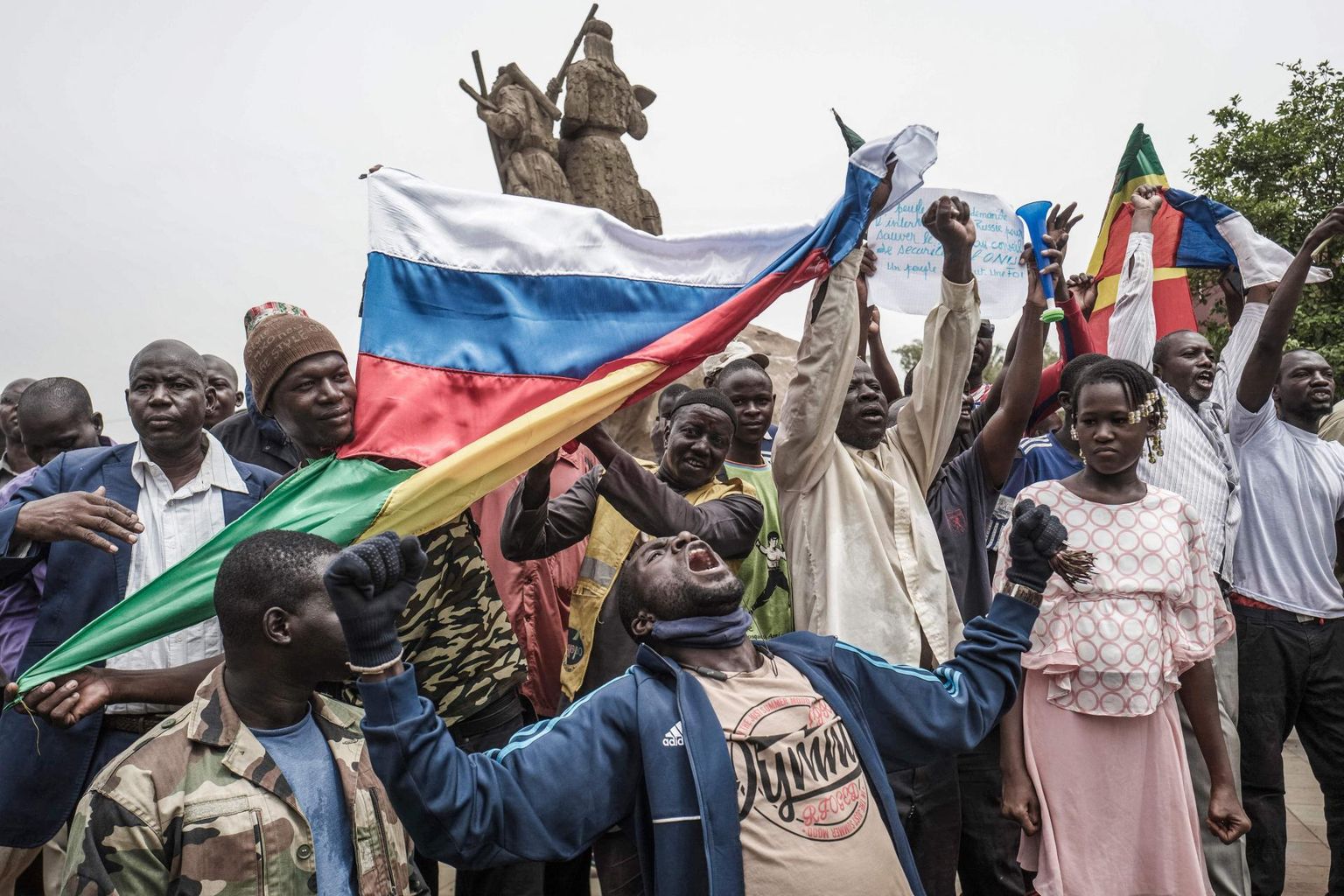 Vene lippudega meeleavaldajad Mali pealinnas Bamakos eelmisel nädalal. 