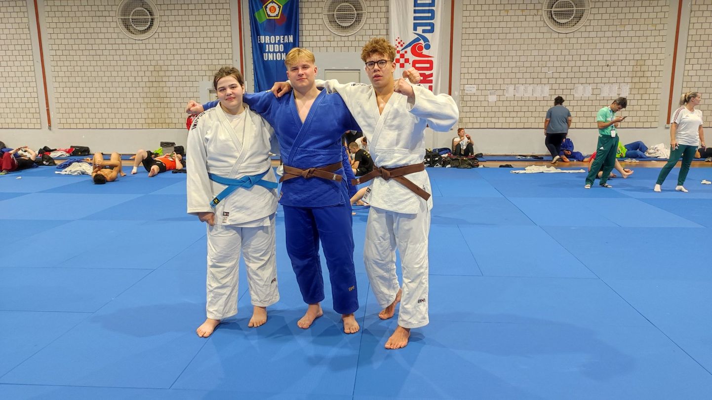Tartu Do judokad Emma-Melis Aktas (vasakul), Kabriel Kirna ja Jakob Vares.